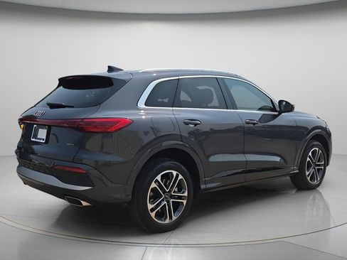 Certified 2025 Audi Q5 Premium w/ Convenience Package AWD/4WD image 7