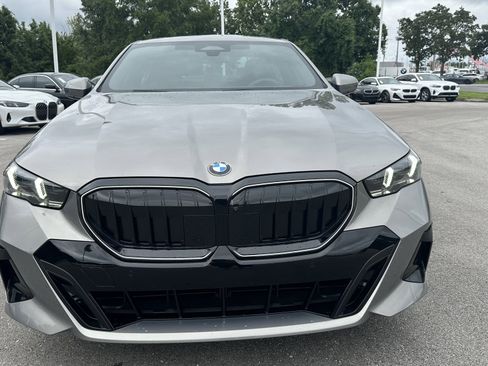 Used 2026 BMW 530i xDrive w/ M Sport Package image 3