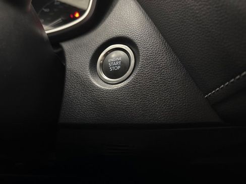 Used 2025 Toyota Corolla SE image 14