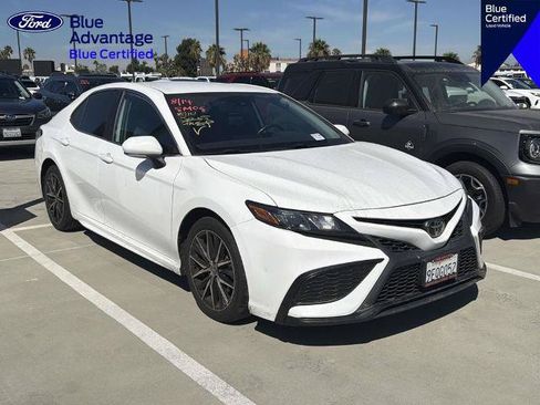 Used 2023 Toyota Camry SE w/ Convenience Package FWD image 16