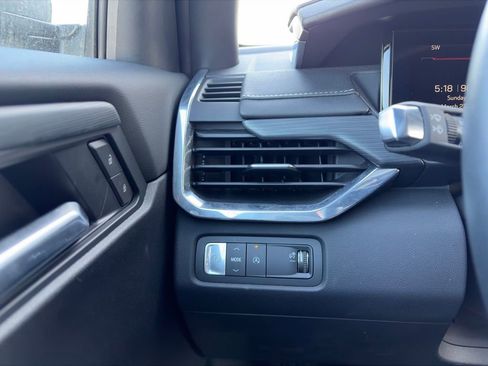 Used 2025 GMC Acadia Elevation image 20