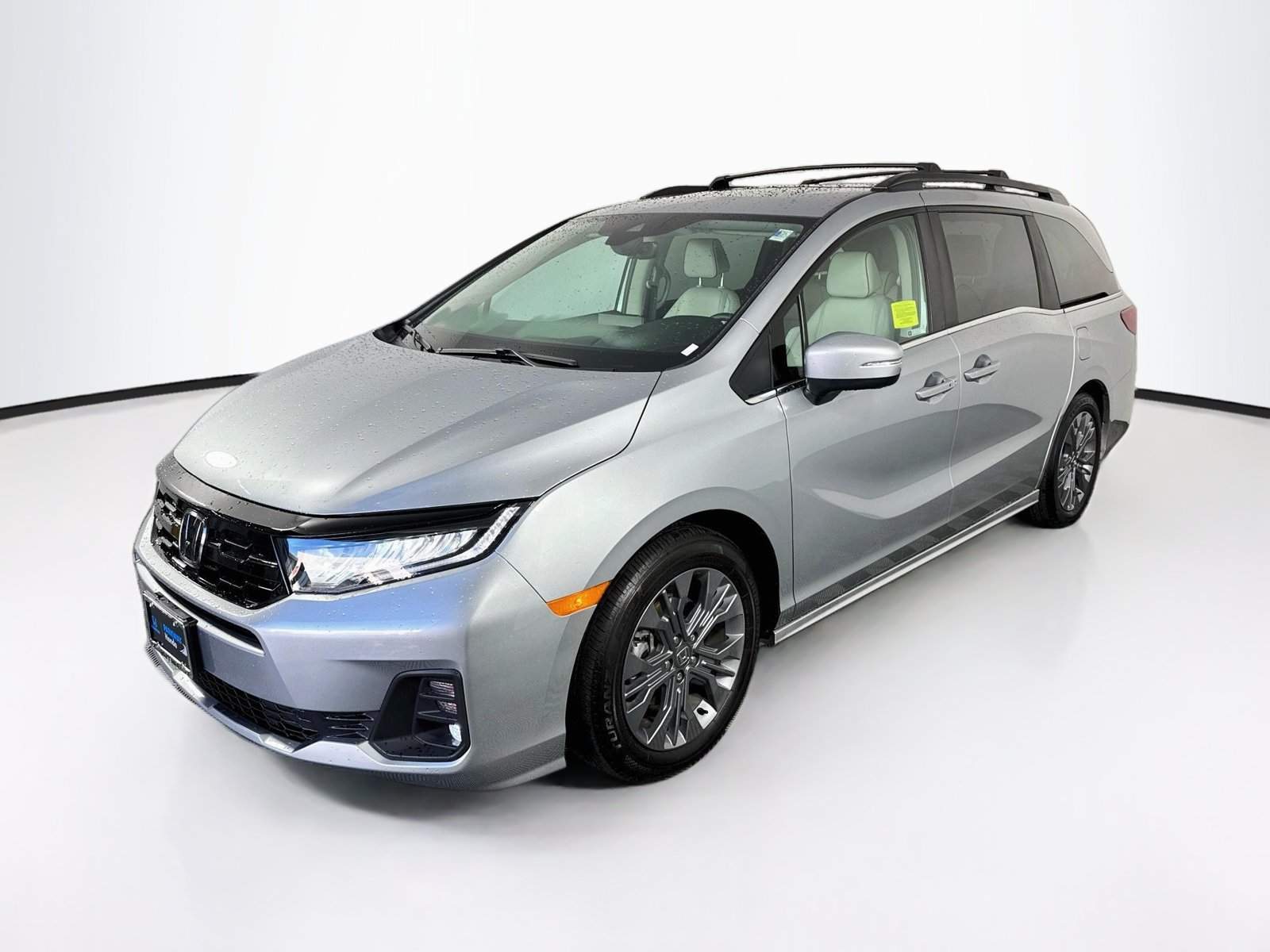 Used 2026 Honda Odyssey Touring image 3