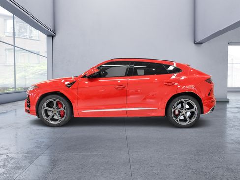 Used 2022 Lamborghini Urus AWD/4WD image 3