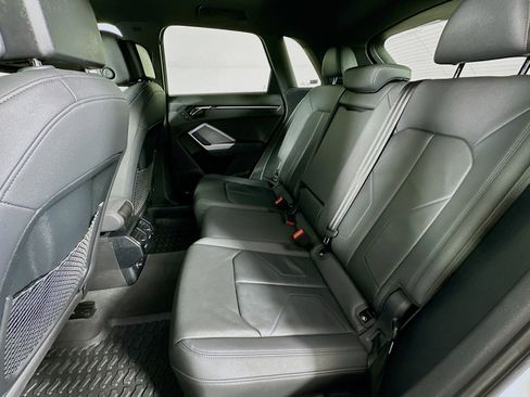 Used 2022 Audi Q3 2.0T Premium w/ Convenience Package image 9