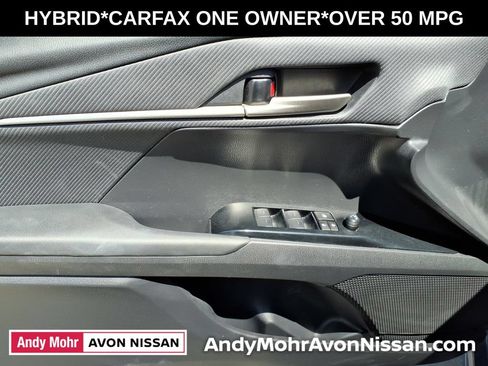 Used 2025 Toyota Camry SE FWD image 14