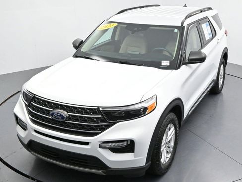 Used 2023 Ford Explorer XLT w/ Equipment Group 202A AWD/4WD image 43