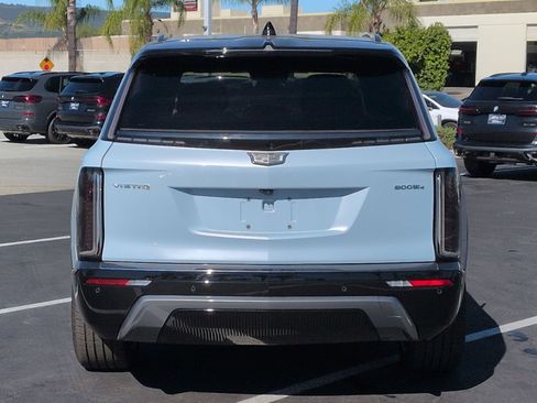 Used 2026 Cadillac Vistiq Sport image 8