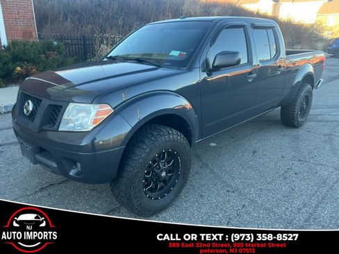 Used 2014 Nissan Frontier SV w/ SV Value Truck Package image 2