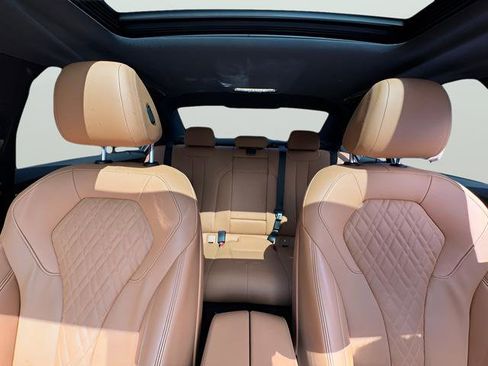 Used 2022 BMW 540i w/ M Sport Package image 25