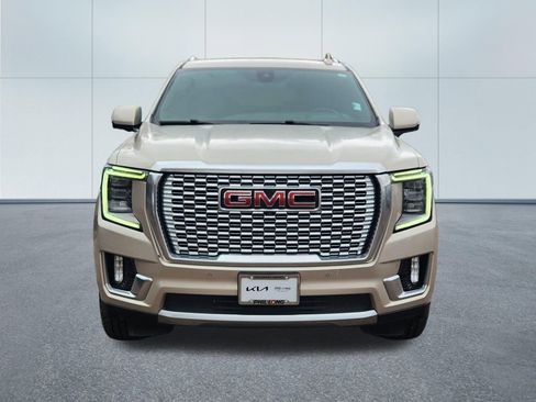 Used 2022 GMC Yukon XL Denali image 2