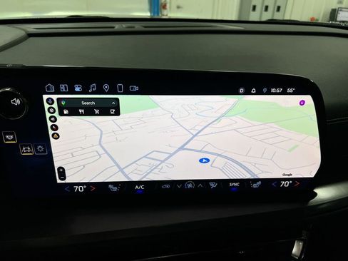 Certified 2026 Chevrolet Traverse LT w/ Driver Confidence Package image 15