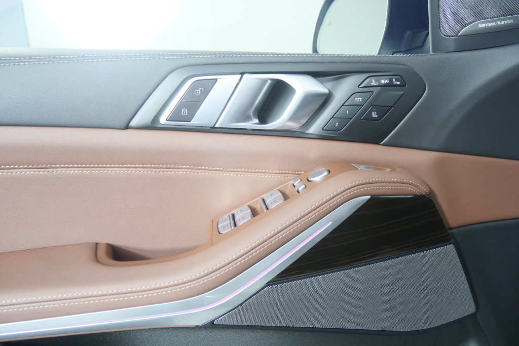 Certified 2024 BMW X7 xDrive40i AWD/4WD image 9