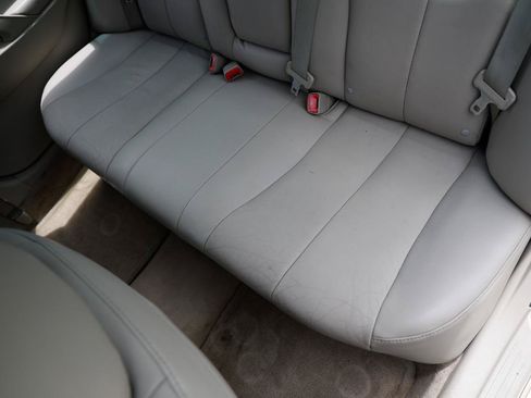Used 2010 Toyota Camry LE FWD image 10