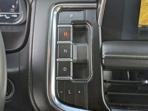 Used 2024 Chevrolet Tahoe LT image 17