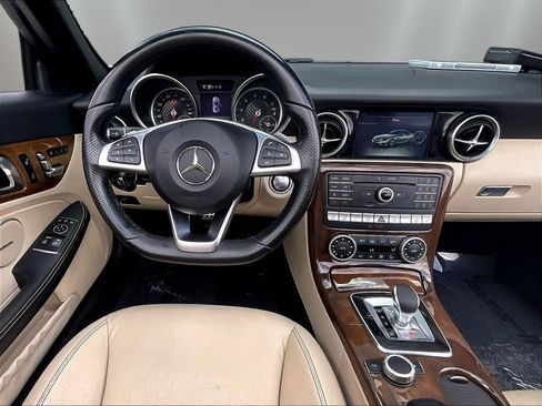 Used 2020 Mercedes-Benz SLC 300 image 8