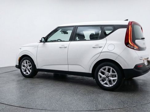 Used 2025 Kia Soul LX w/ LX Technology Package image 6