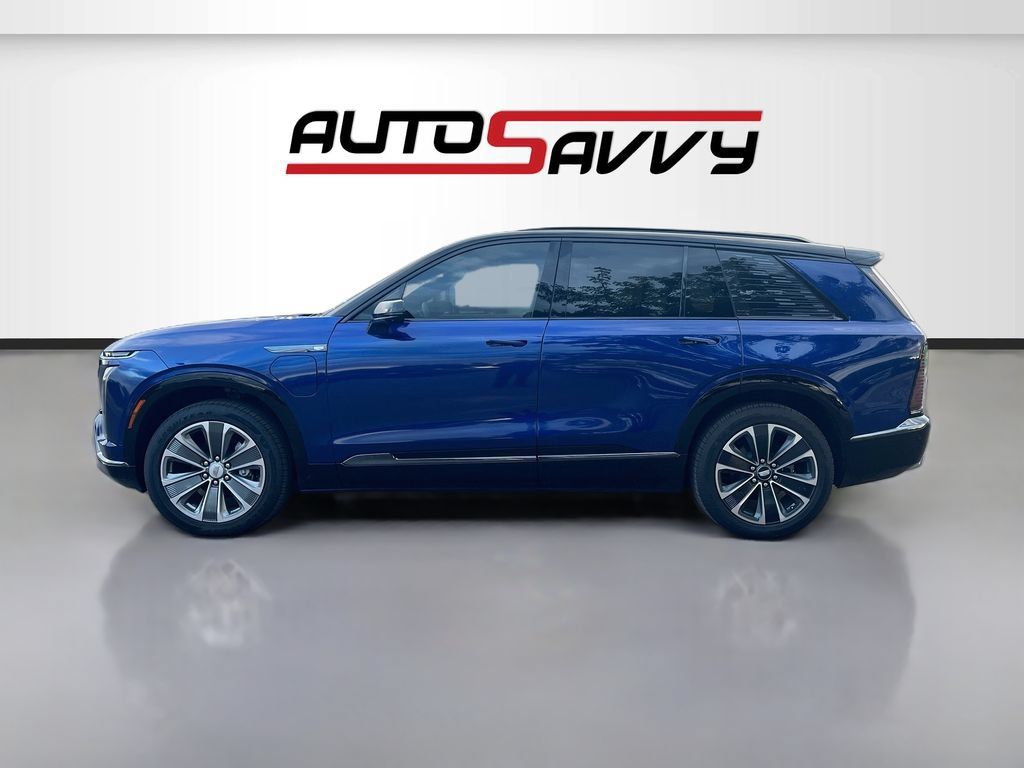 Used 2026 Cadillac Vistiq Sport w/ LPO, Floor Liner Package AWD/4WD image 4