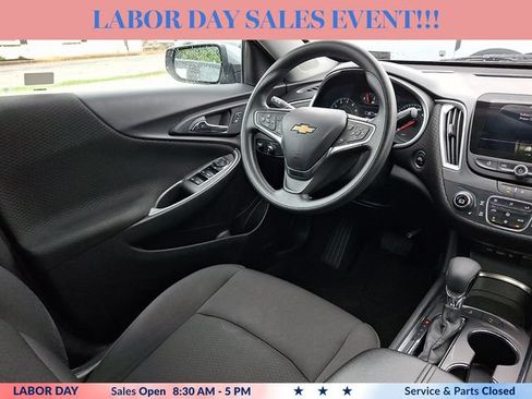 Used 2025 Chevrolet Malibu LT FWD image 14