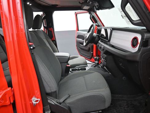 Used 2024 Jeep Gladiator Sport image 18