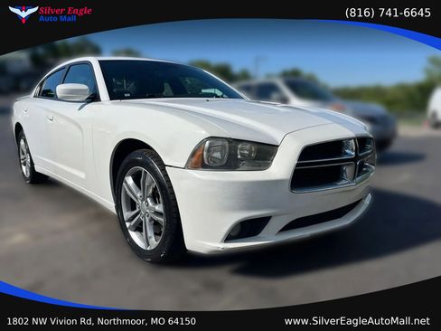 Used 2014 Dodge Charger SXT AWD/4WD image 2