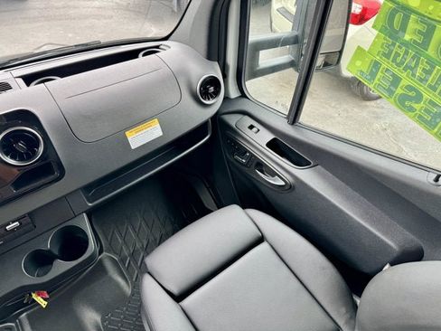 Used 2022 Mercedes-Benz Sprinter 3500 image 20