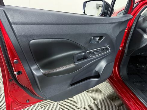 Certified 2025 Nissan Versa SR w/ Trunk Package FWD image 40