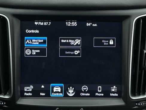 Used 2018 Maserati Levante GranLusso image 20