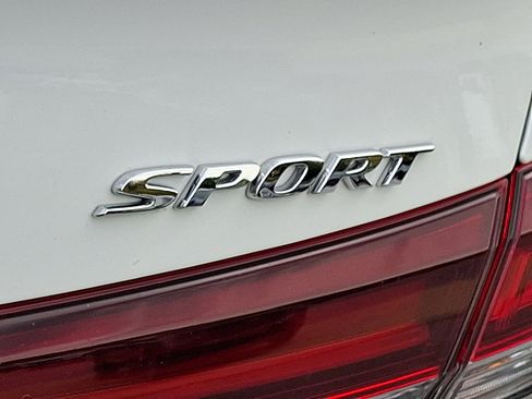 Used 2025 Honda Civic Sport image 31