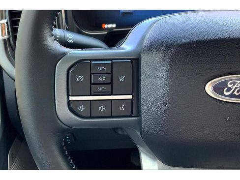 Used 2024 Ford F350 Lariat image 20