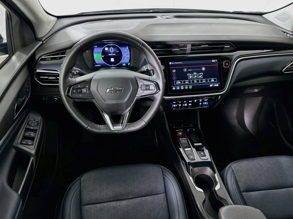 Used 2023 Chevrolet Bolt EUV Premier w/ Sun & Sound Package FWD image 22