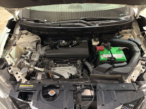 Used 2016 Nissan Rogue SL w/ SL Premium Package image 32