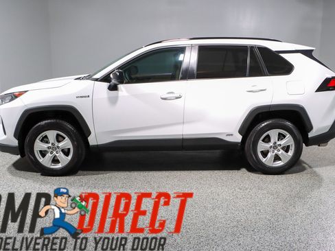 Used 2021 Toyota RAV4 LE AWD/4WD image 10