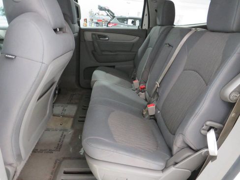Used 2014 Chevrolet Traverse LS image 14