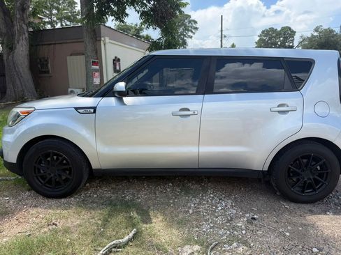 Used 2018 Kia Soul image 5