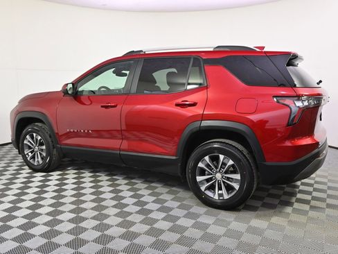 Used 2025 Chevrolet Equinox LT w/ Convenience Package II image 3