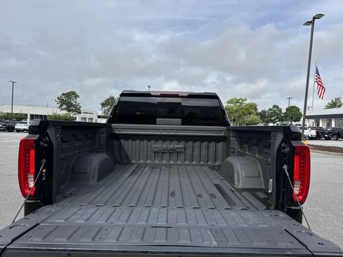 Used 2020 GMC Sierra 1500 SLT w/ SLT Premium Plus Package AWD/4WD image 34