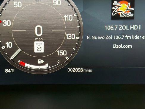 Certified 2025 Land Rover Defender 90 V8 AWD/4WD image 12