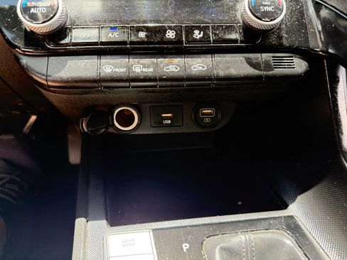 Used 2021 Hyundai Elantra SEL image 27