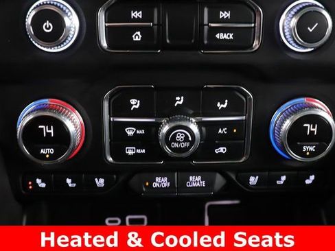 Used 2023 GMC Yukon SLT w/ SLT Premium Package image 4