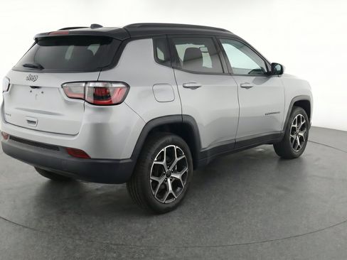 Used 2025 Jeep Compass Limited AWD/4WD image 9