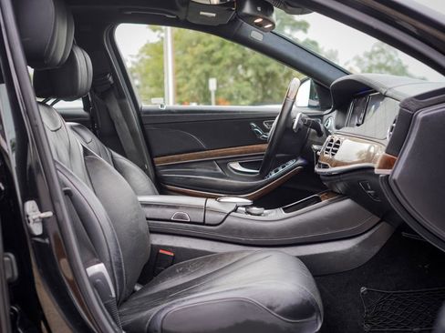 Used 2015 Mercedes-Benz S 550 Sedan w/ Sport Package image 8