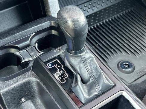 Certified 2022 Toyota Tacoma SR AWD/4WD image 21