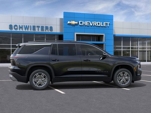 New 2026 Chevrolet Traverse LT w/ Driver Confidence Package AWD/4WD image 5