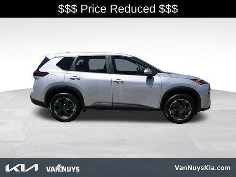 Used 2024 Nissan Rogue SV FWD image 30