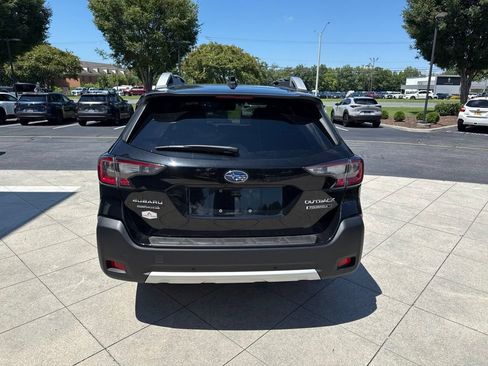 Used 2025 Subaru Outback Touring XT AWD/4WD image 8