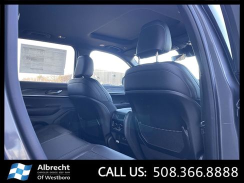 New 2026 Jeep Grand Cherokee Altitude image 13