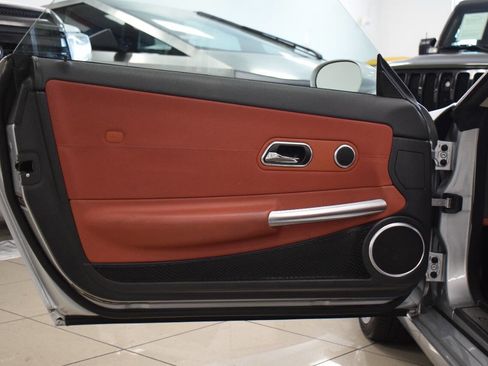 Used 2008 Chrysler Crossfire Limited image 30