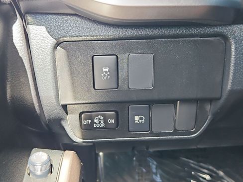 Used 2021 Toyota Tacoma SR5 RWD image 15