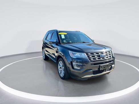 Used 2017 Ford Explorer Limited w/ Equipment Group 303A image 2