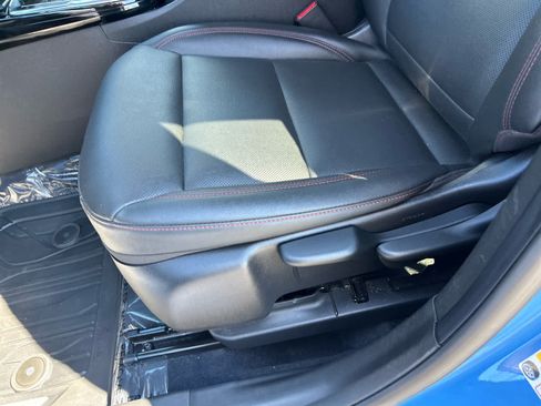 Used 2024 Chevrolet Trax RS w/ Sunroof Package FWD image 12